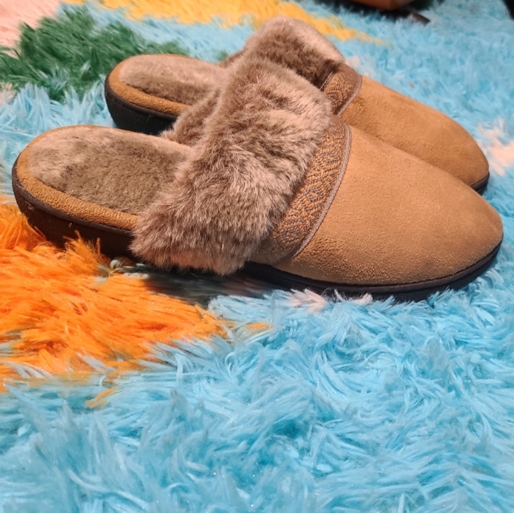 ⏳SALE Isotoner Microsuede Basil Hoodback Slippers